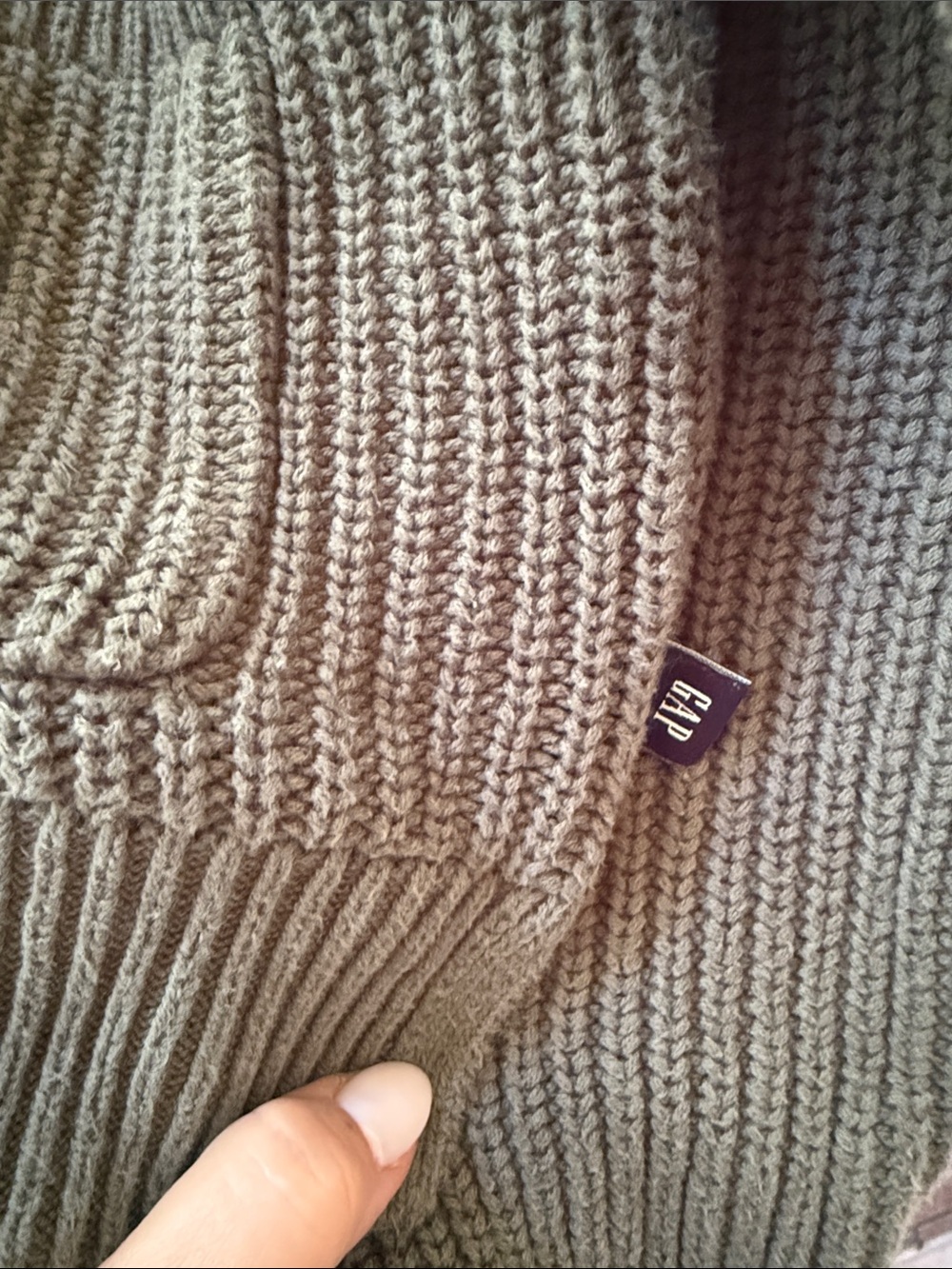 GAP Ribbed Button-Front Cardigan - Picture 5 of 6